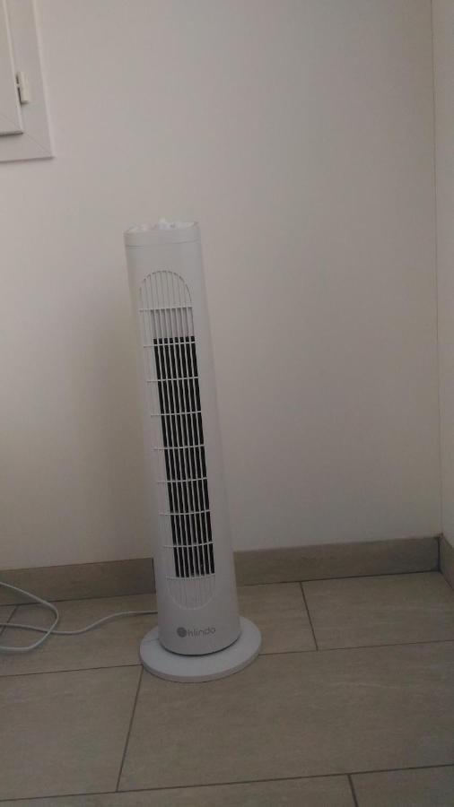 Studio Parking Gratuit Sur Place Claye Souilly Bagian luar foto